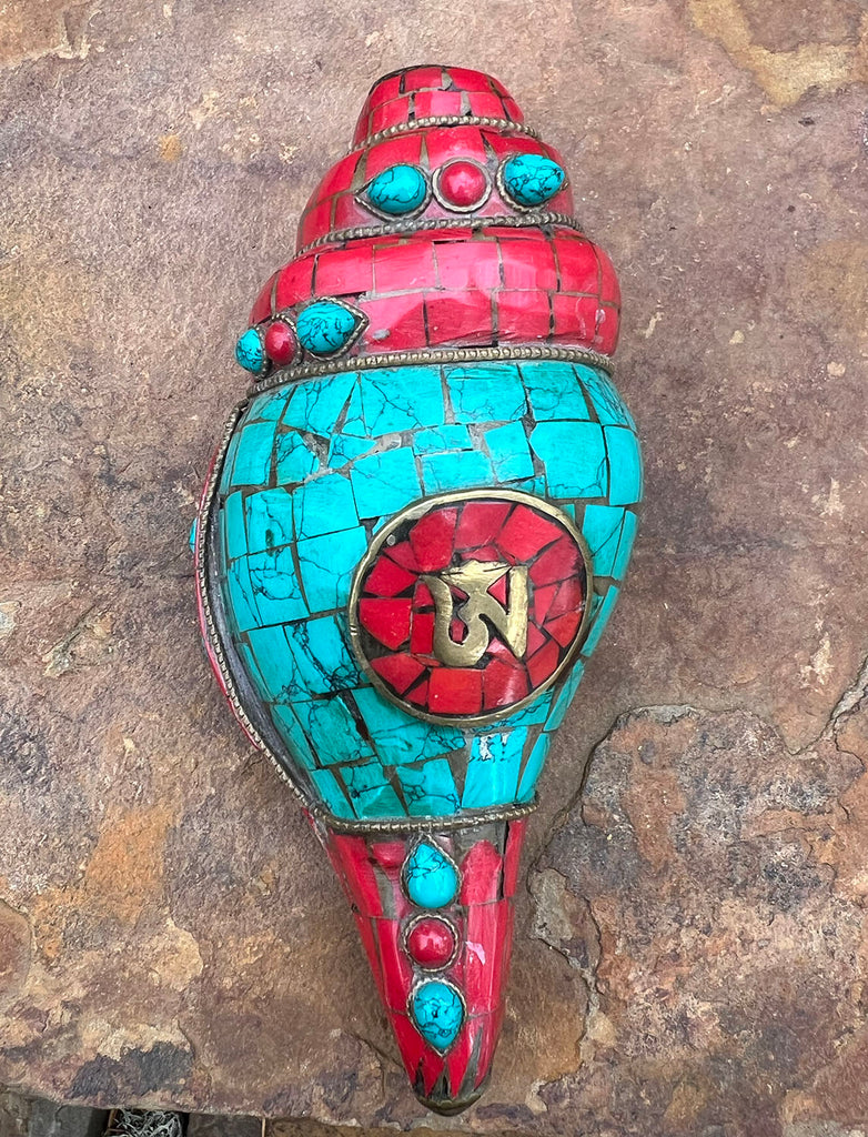 Inlaid Gemstone Conch