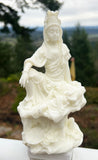 White Resin Kwan Yin/ Quan kinY8071