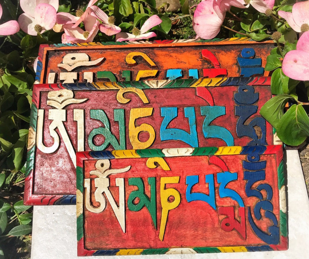 Colorful Mani Wood Carving #12