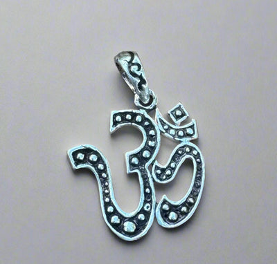 Silver Om