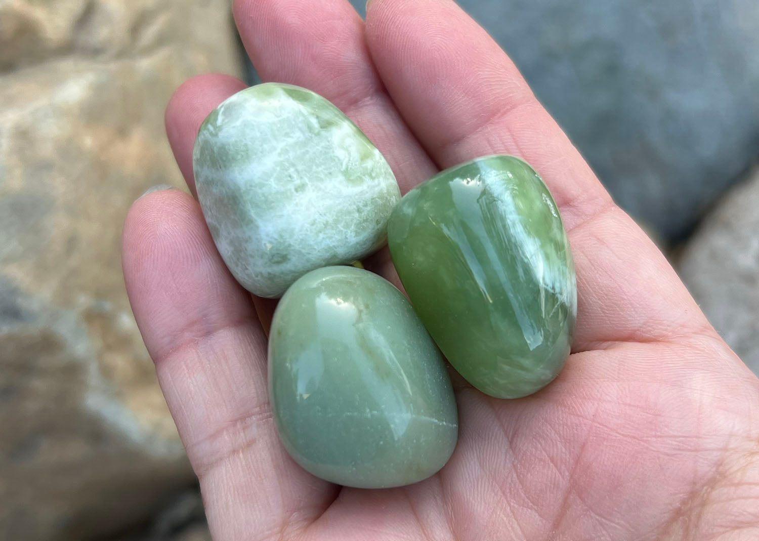Jade nefriet gepolijste steen Afghanistan 840gr 14cm | 125 Jade nefriet gepolijste steen Afghanistan 840gr 14cm | 125