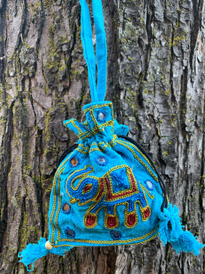 Mirrored Drawstring Poches #