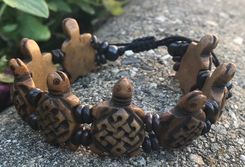 Bracelet: Knot with Turtle