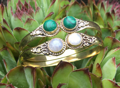 Elegant Bracelet with Stone #18